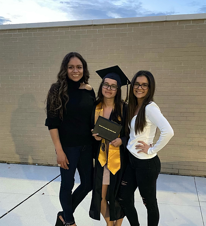 Tanya Navarro with daughters Aliyah Phillips and Alyza Lopez